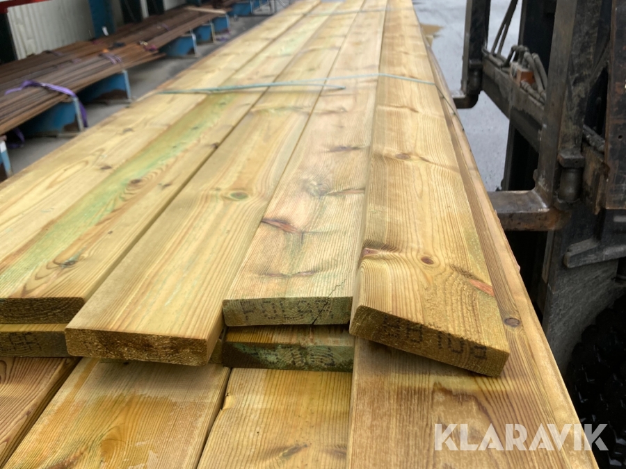 Parti med blandat impregnerat virke sekunda