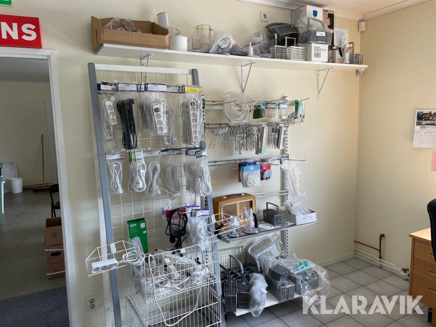 Parti med tillbehör från vitvarubutik  