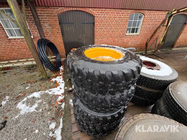 Dubbdäck Dunlop SP T9 med fälg 4 st