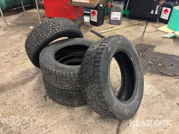 Personbilsdäck Pirelli 215/65R16