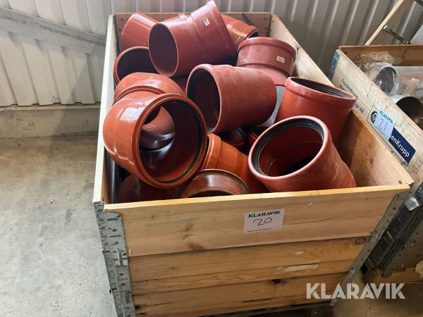 Parti med muffar och böjar 200 mm