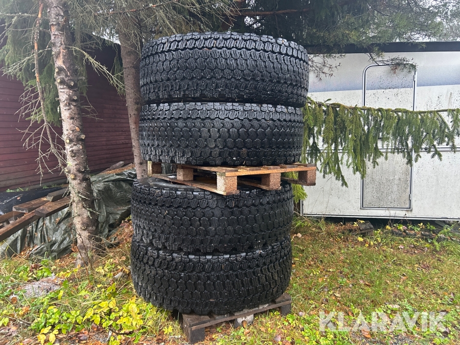 Entreprenaddäck på fälg Hilo 17.5R25 vinter