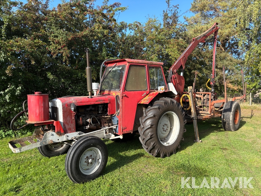 Traktor Valmet 500 med skogsvagn 