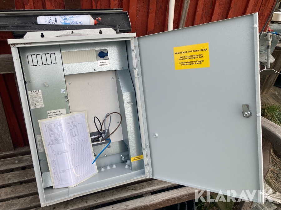 Mätarskåp fasad Ensto 3st