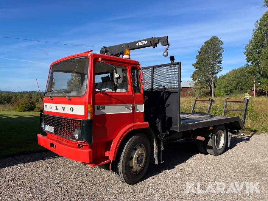 Lastbil Volvo F 613 med kran