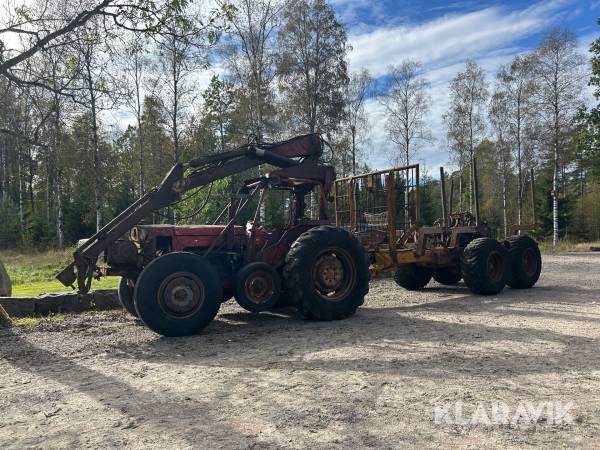 Traktor Massey Ferguson 65 med skogsvagn och kran