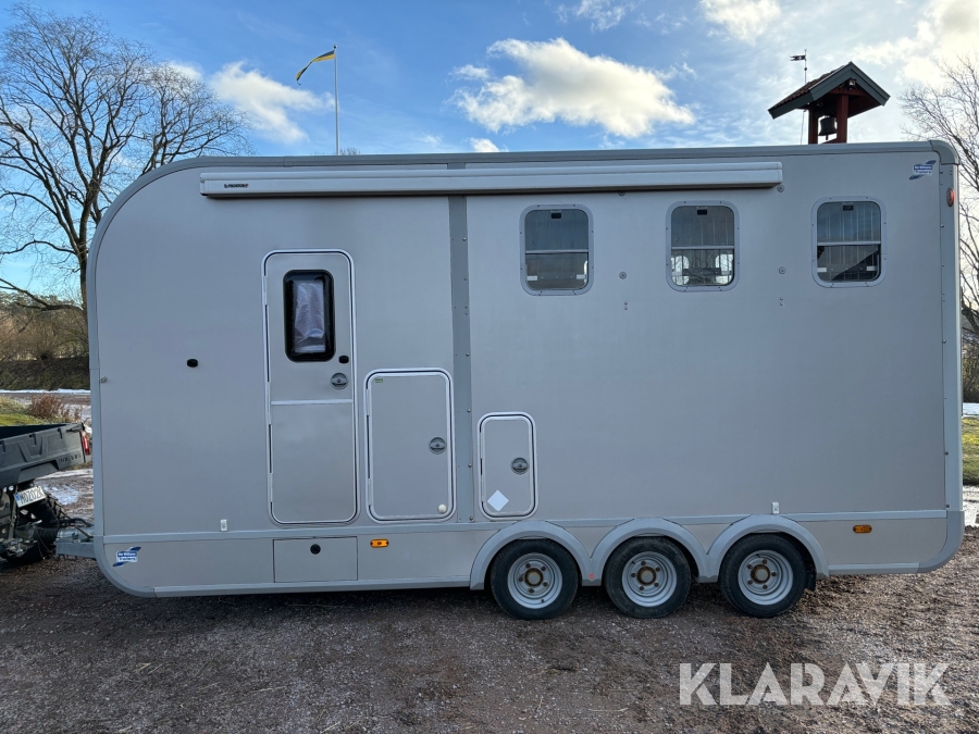 Hästtransport med bodel Ifor Williams 3Cb HBV