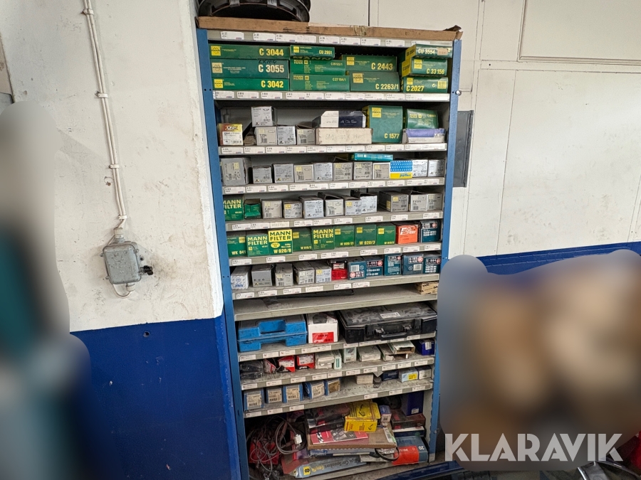 Reservdelar och hylla