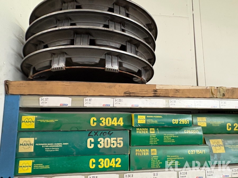 Reservdelar och hylla