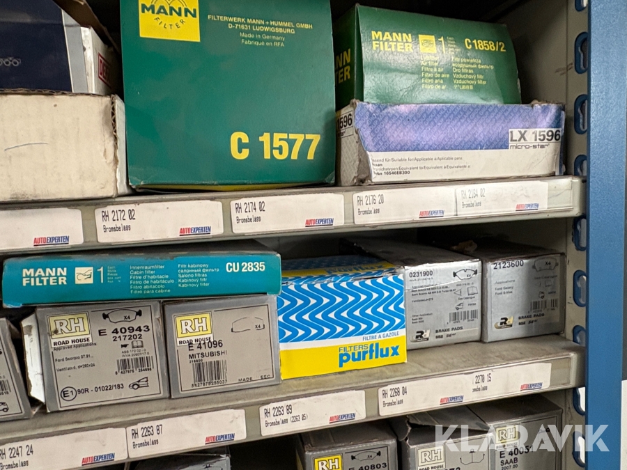 Reservdelar och hylla