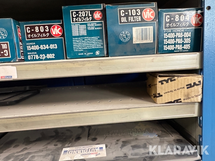 Reservdelar och hylla