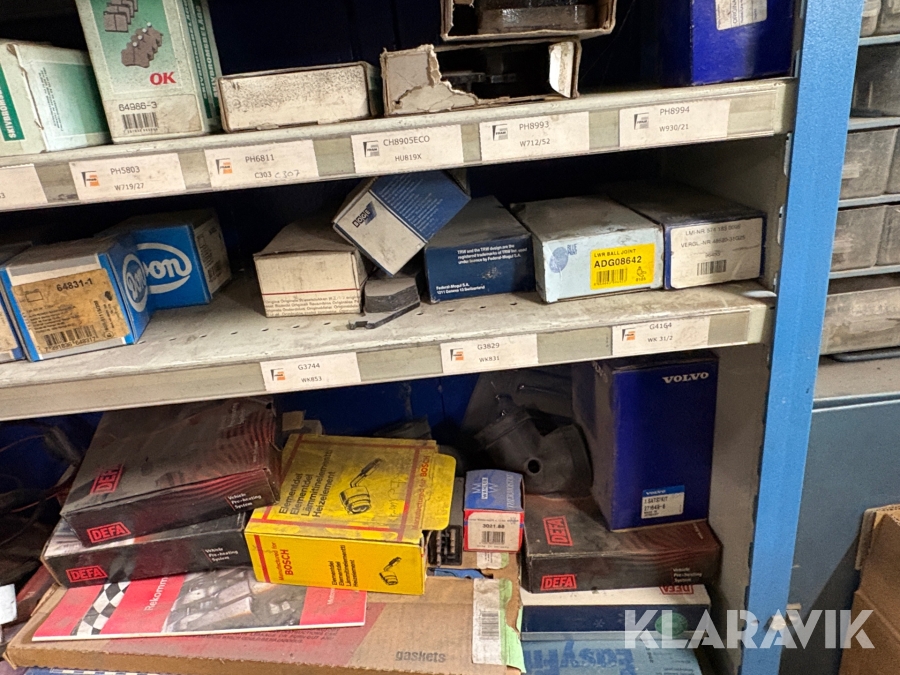 Reservdelar och hylla