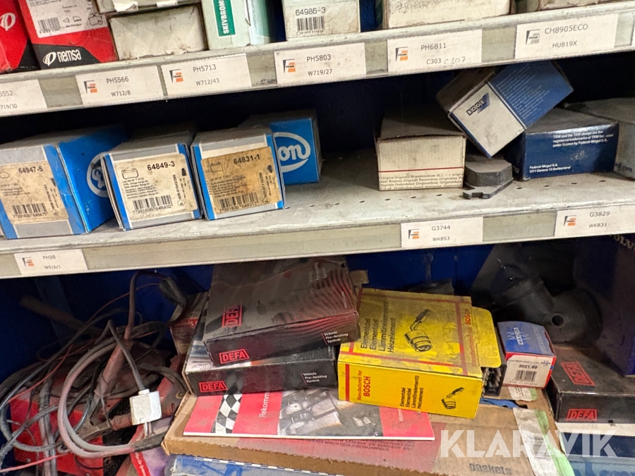 Reservdelar och hylla