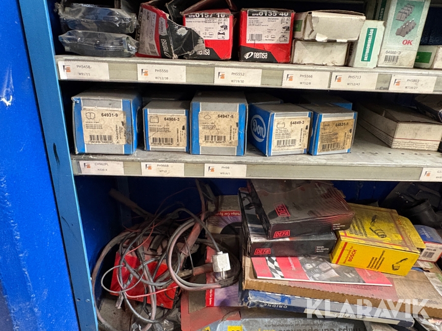 Reservdelar och hylla