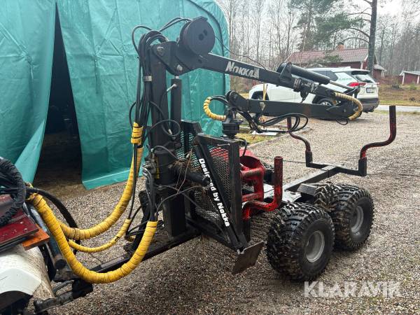 Hydraulisk timmervagn med kran Nokka HD1042