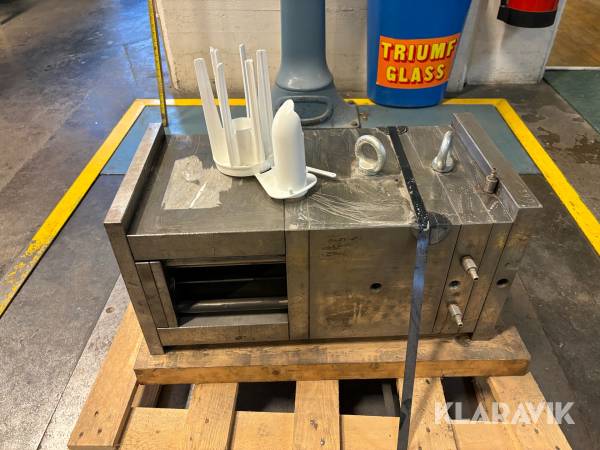 Utrangerat formsprutningverktyg (filterkorg plats)