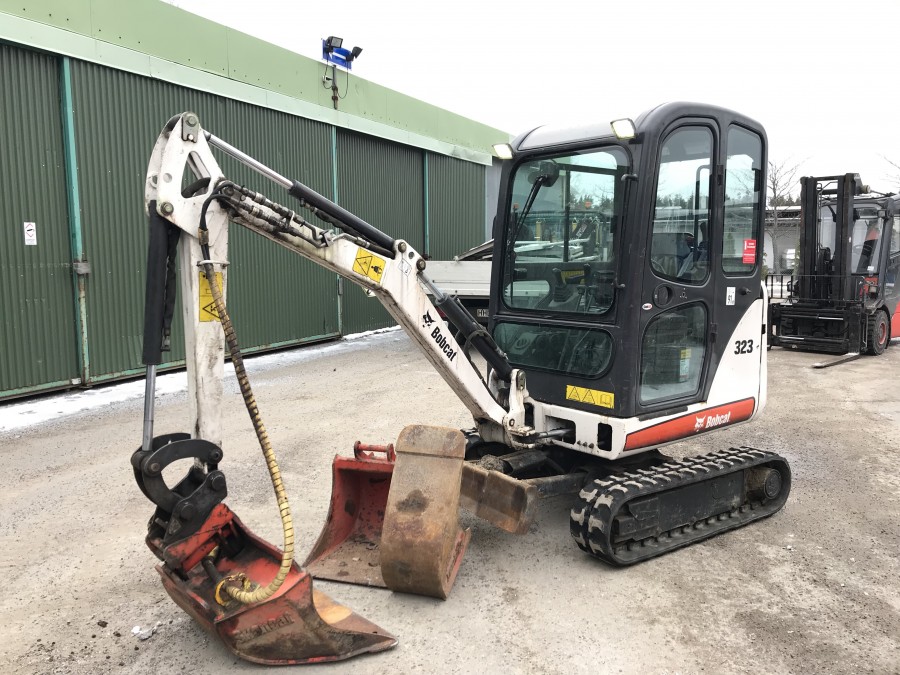 Grävmaskin Bobcat 323