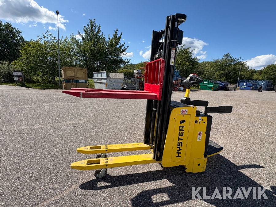 Dubbelstaplare Hyster S1.5S IL med frilyft