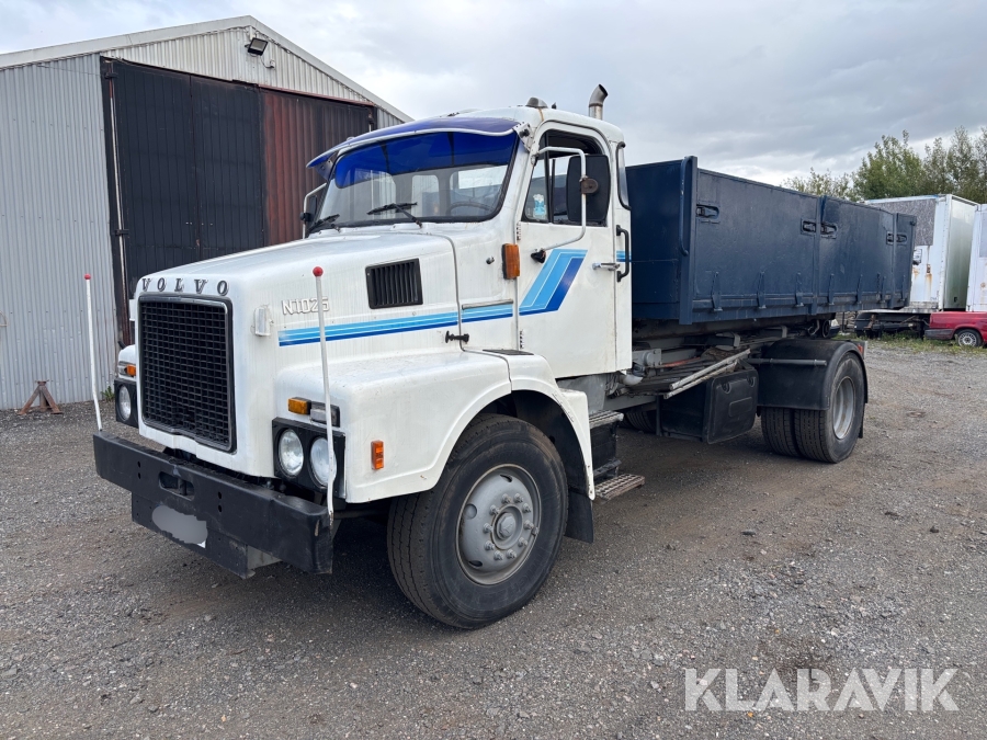 Lastväxlare Volvo N720 / N1025 med tillhörande flak