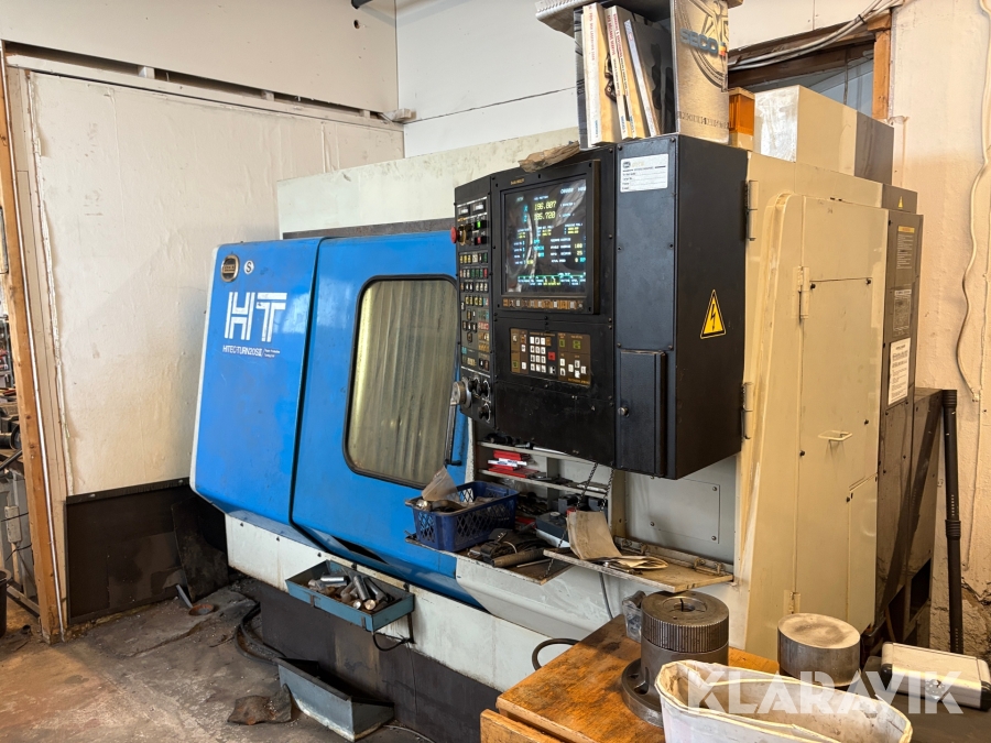 Svarv Hitachi Hitec-turn 20s 2 med spåntransport