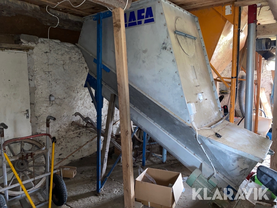 Foderblandare och spannmålskross Mafa D1