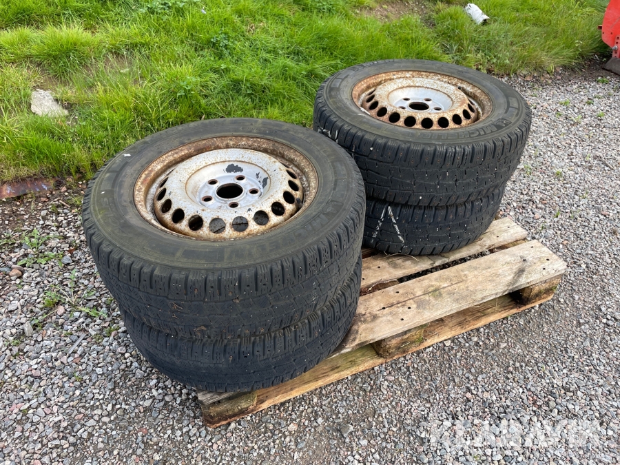 Däck Michele 215/65R16C