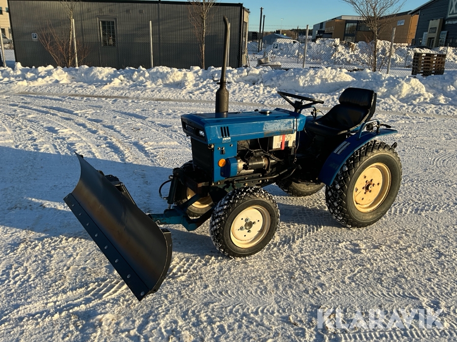 Traktor Iseki TX 1300 F med snöplog