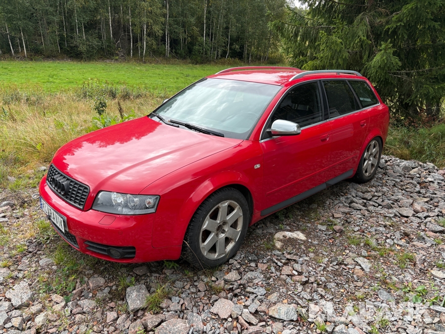 Audi S4 Quattro V8