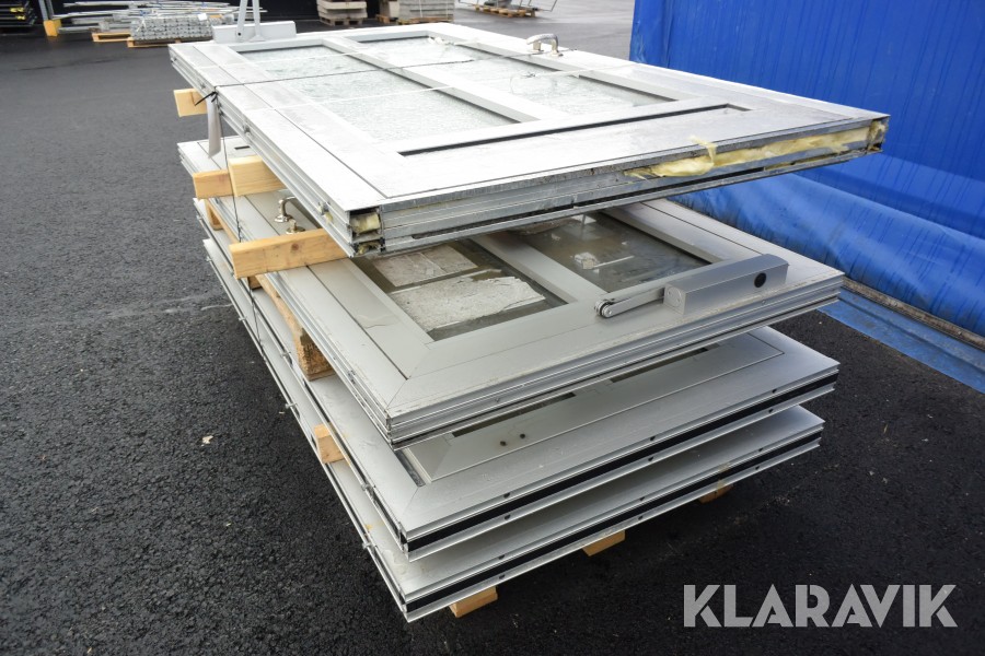 Lättmetalldörrar med glas i karm AL pro AB Sapa Byggsystem 4 st