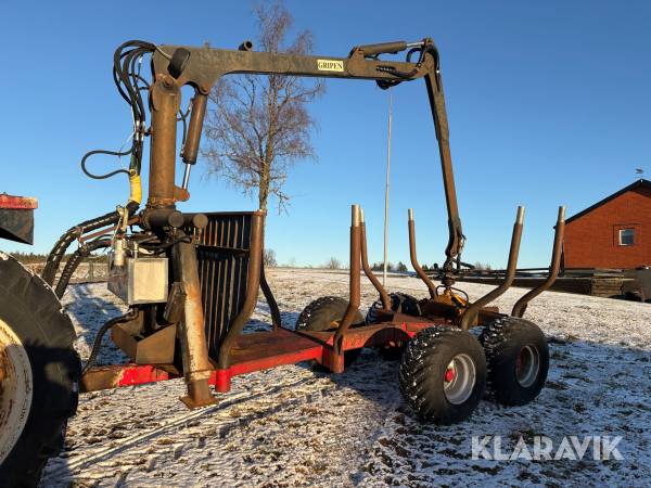 Skogsvagn Möre Maskiner M7/4,6 med kran och grip