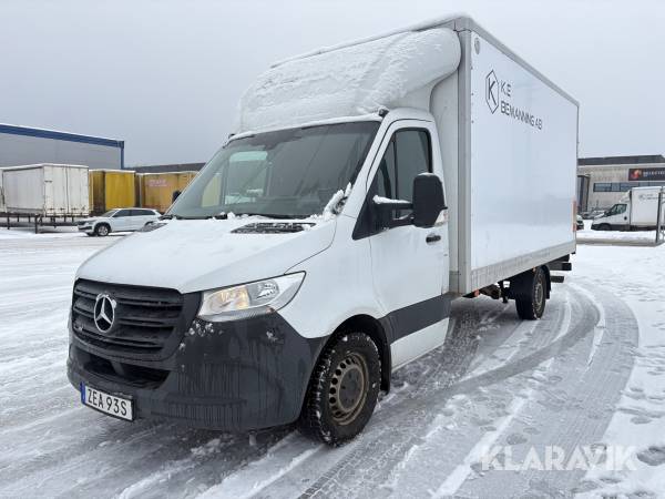 Skåpbil Mercedes-Benz Sprinter med bakgavellyft