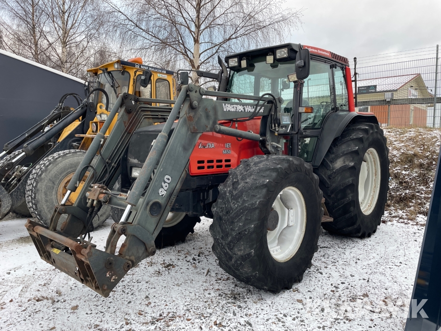 Traktor Valtra Valmet 6850+L+TT med lastare