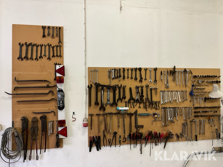 Verktygstavlor med verktyg