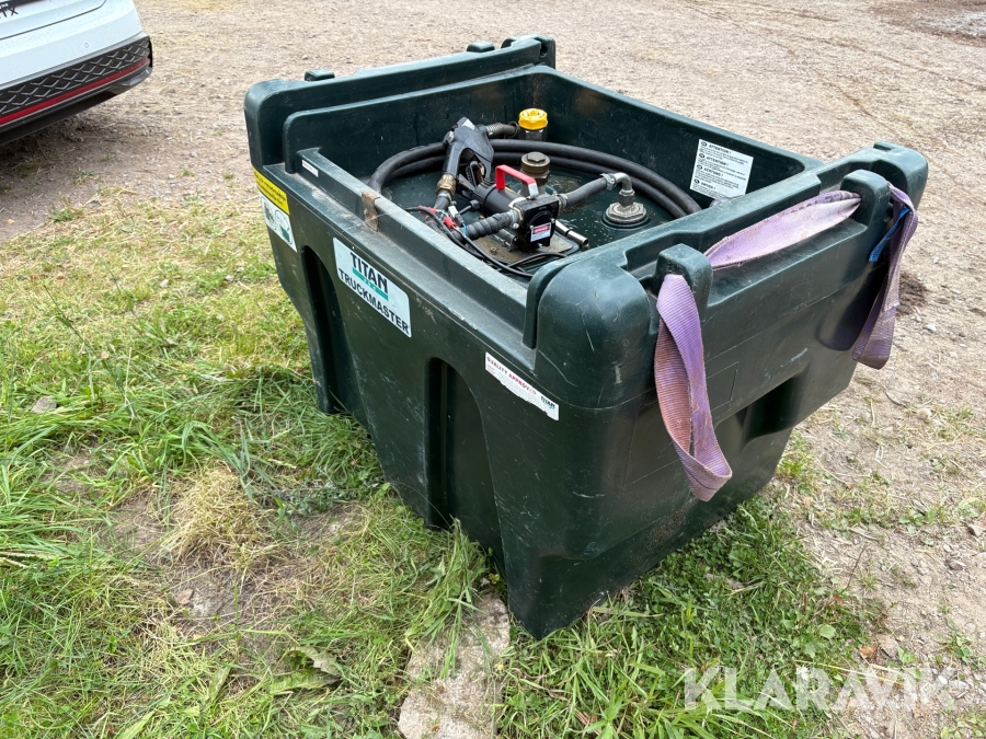 Mobil farmartank Titan Eko Truckmaster