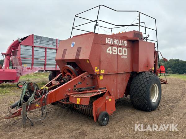 Fyrkantspress New Holland 4900