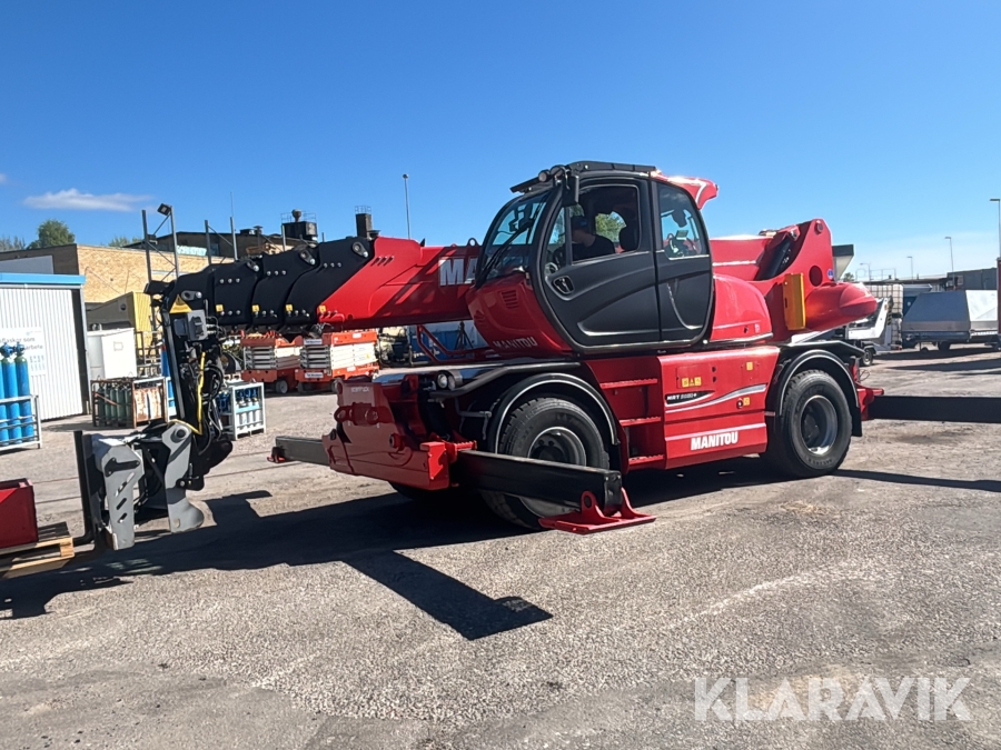 Teleskoplastare Manitou MRT305P+ST4 med mycket redskap