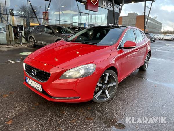 Volvo V40 D3 150hk M6 Momentum Panorama