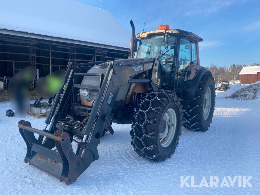 Traktor Valtra XM 130-4