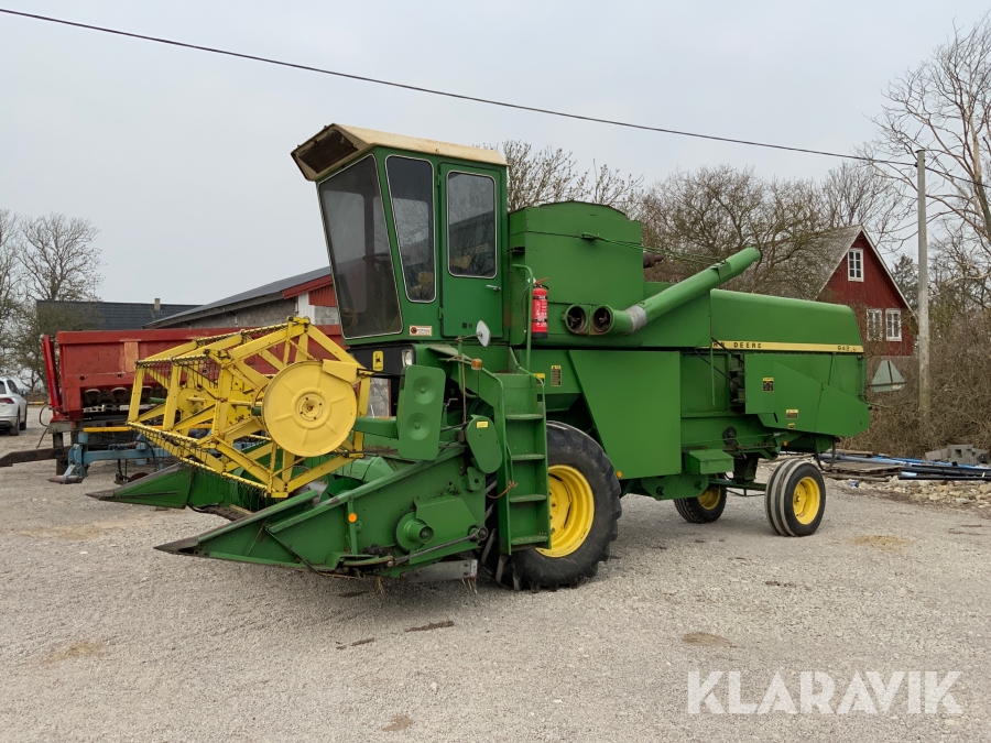 Skördetröska John Deere 942 med 10 fots skärbord