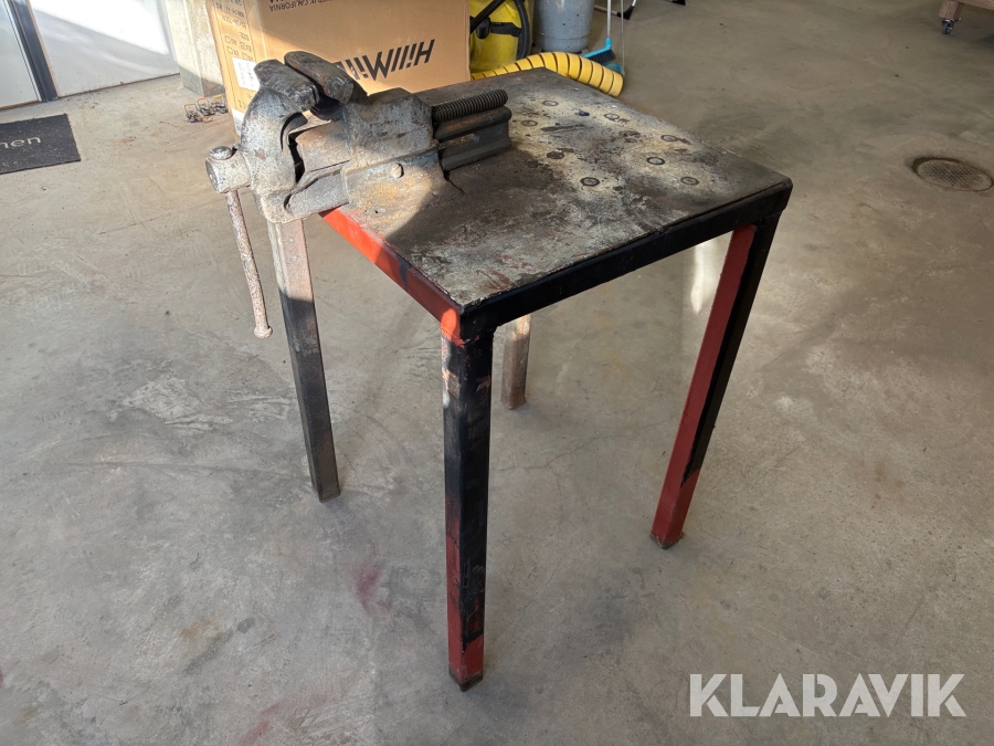 Svetsbord med skruvstäd