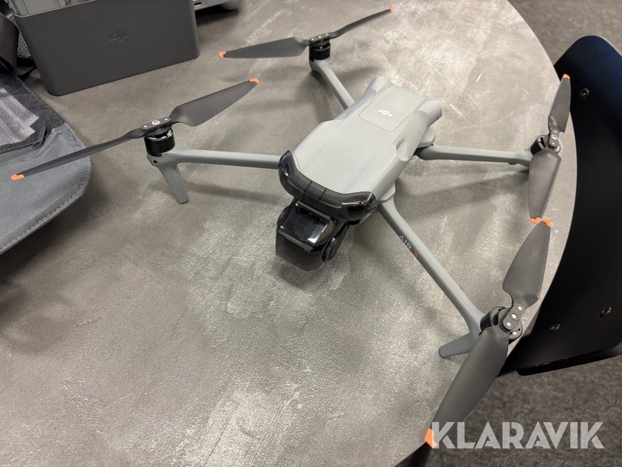 Drönare DJI AIR 3 inkl batterier fjärrkontroll och laddstation