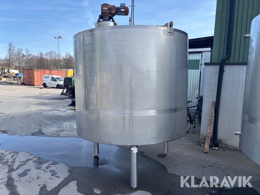 Rostfri livsmedeltank - Med rörverk