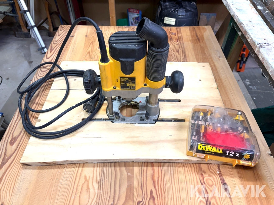 Överhandsfräs Dewalt DW621