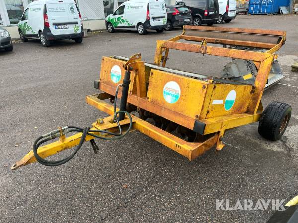 Vertikalskärare Mcconnel Dabro LTD