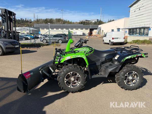ATV Arctic Cat Mud Pro 1000 EFI med snöplog
