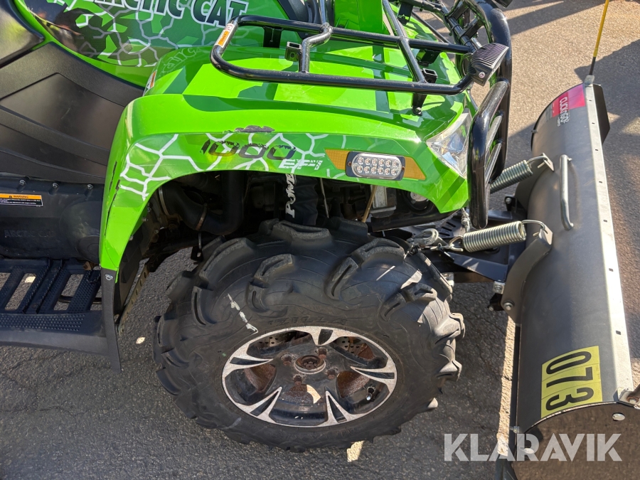 ATV Arctic Cat Mud Pro 1000 EFI med snöplog