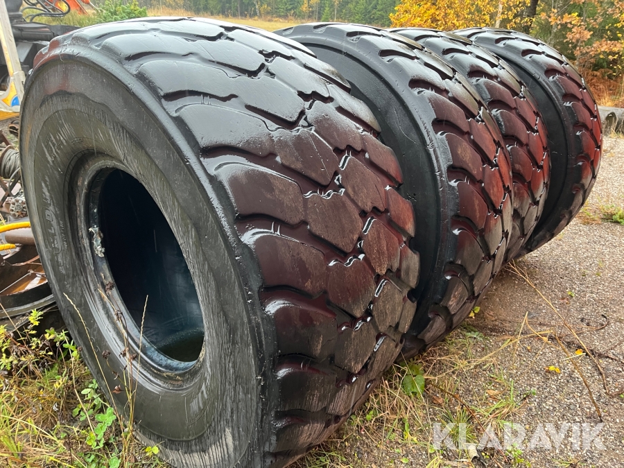 Däck Michelin 600/65 R 25. 4st