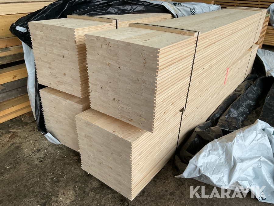 Råspontsluckor räfflade