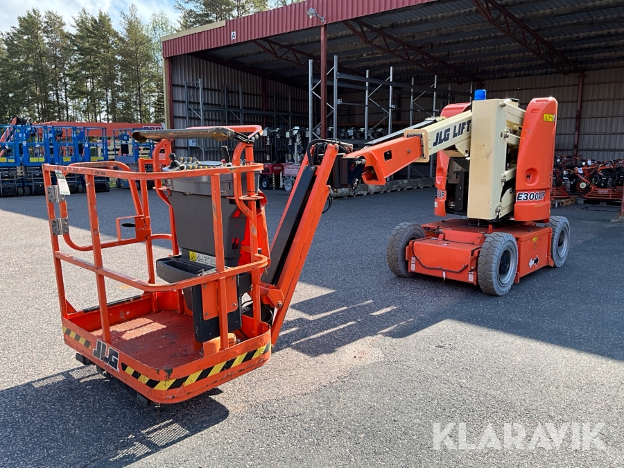 Vikbomslift JLG E300AJP