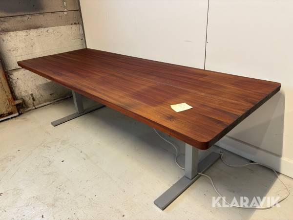 Höj-och sänkbart skrivbord SA Möbler